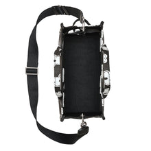 Load image into Gallery viewer, THE DAISY CANVAS MEDIUM TOTE BAG