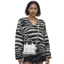 Load image into Gallery viewer, THE METALLIC LEATHER CROSSBODY TOTE BAG