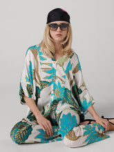 Load image into Gallery viewer, DVF	DIANE S/S SHIRT	MARLENE BATIK GIANT IVORY