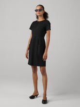 Load image into Gallery viewer, DVF	WILMA DRESS BLACK GROUND WITH DOT LINE
