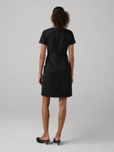 Load image into Gallery viewer, DVF	WILMA DRESS BLACK GROUND WITH DOT LINE