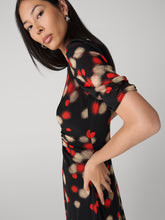 Load image into Gallery viewer, DVF	KOREN REVERSIBLE DRESS SHIP LIGHTS BLACK/SEU LEOP BIG SIG RED