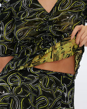 Load image into Gallery viewer, DVF	MELISSE REVERSIBLE TOP	RIBBON SNAKE MED/BAMBOO