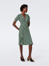 Load image into Gallery viewer, DVF	JEMMA DRESS INTERMISSION GEO GREEN