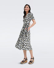 Load image into Gallery viewer, DVF	SAMMIE DRESS  GRAPHIC FLOWER SM IVORY