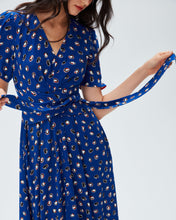 Load image into Gallery viewer, DVF	SAMMIE DRESS PAINT DOTS DEEP INDIGO