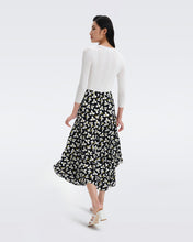 Load image into Gallery viewer, DVF VENICE SKIRT GRAPHIC FLOWER SM BLACK