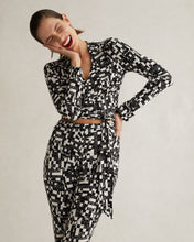 Load image into Gallery viewer, DVF	BOBBIE TOP	DVF 50TH CROSS WORD BLACK