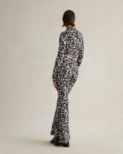 Load image into Gallery viewer, DVF	BOBBIE TOP	DVF 50TH CROSS WORD BLACK