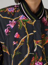 Load image into Gallery viewer, DVF	SALMA REVERSIBLE JACKET VENICE GEO MOSS/SERENISSIMA BLACK