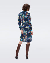 Load image into Gallery viewer, DVF PRITA DRESS ABSTRACT BTFLY MED PERF NAVY 2