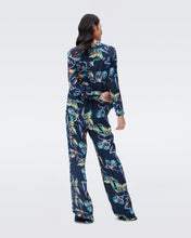 Load image into Gallery viewer, DVF FEDERICA PANTS ABSTRACT BTFLY MED PERF NAVY